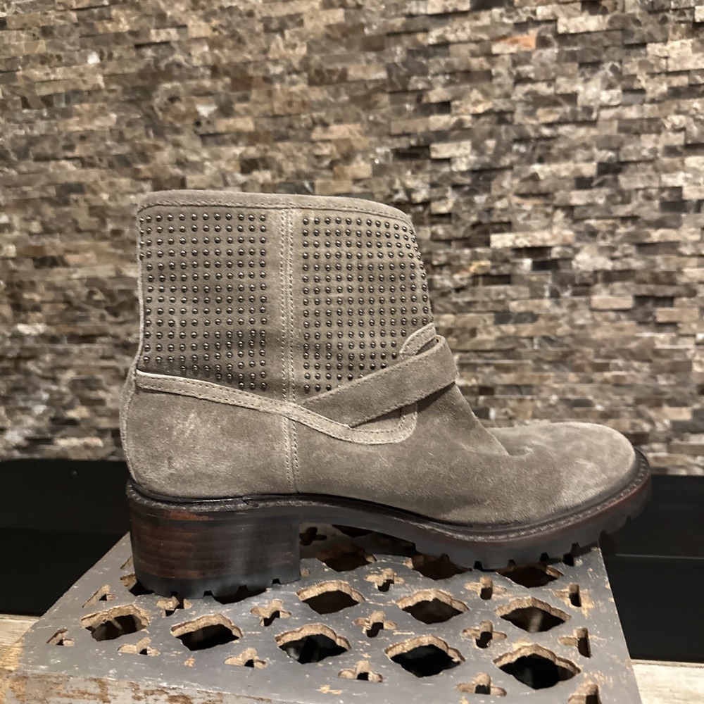 Coach Gates Women's Studded Taupe Gray Suede Moto Combat Buckle Ankle Boots 5B - Picture 5 of 7